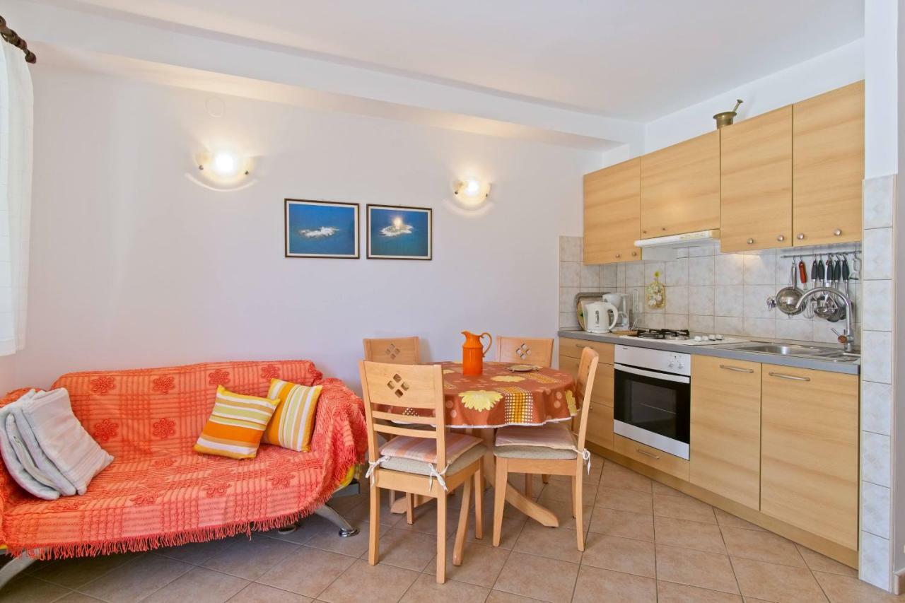 Apartmani Dorita Mali Lošinj Esterno foto