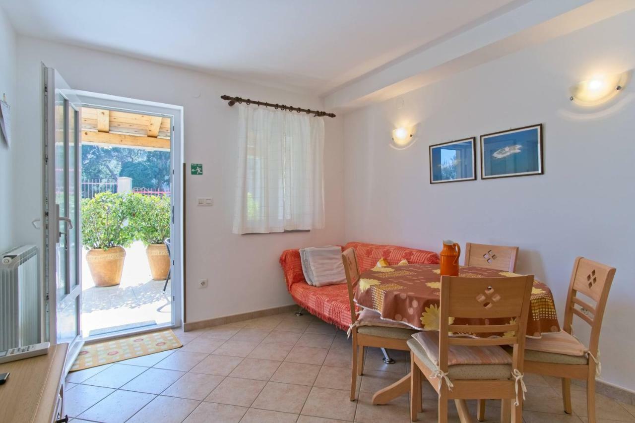Apartmani Dorita Mali Lošinj Esterno foto